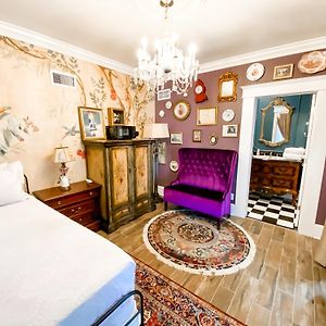 Rose King Suite